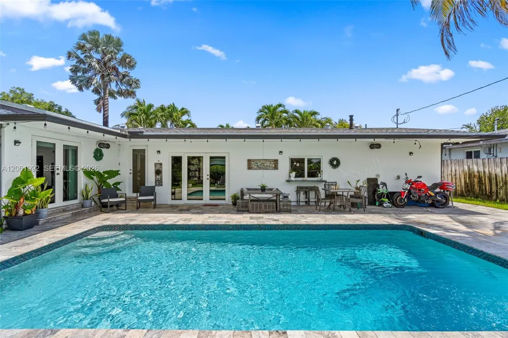 1871 NE 186th St North Miami Beach, FL 33179