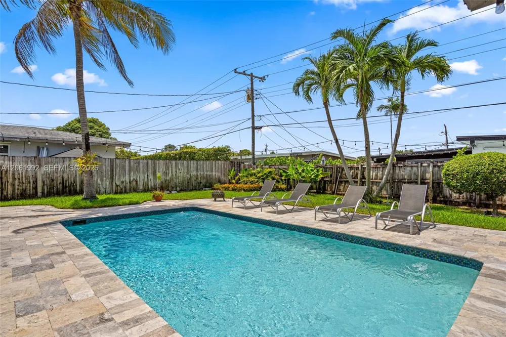 1871 NE 186th St North Miami Beach, FL 33179