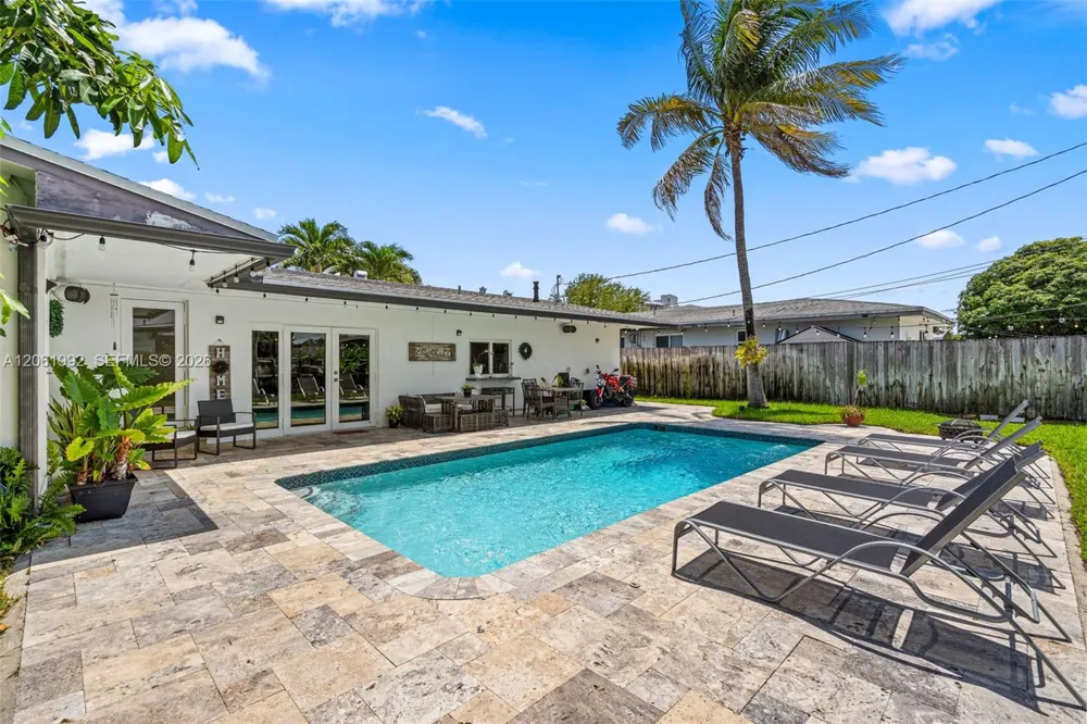 1871 NE 186th St North Miami Beach, FL 33179