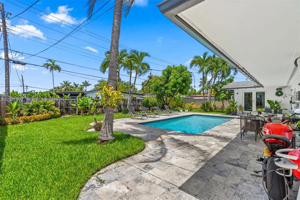 1871 NE 186th St North Miami Beach, FL 33179