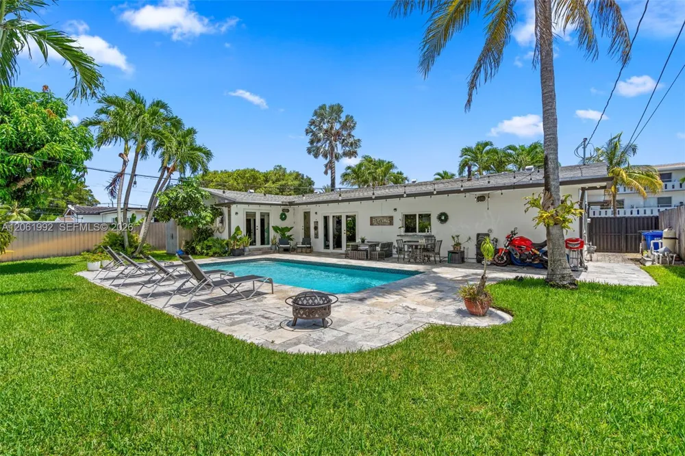 1871 NE 186th St North Miami Beach, FL 33179