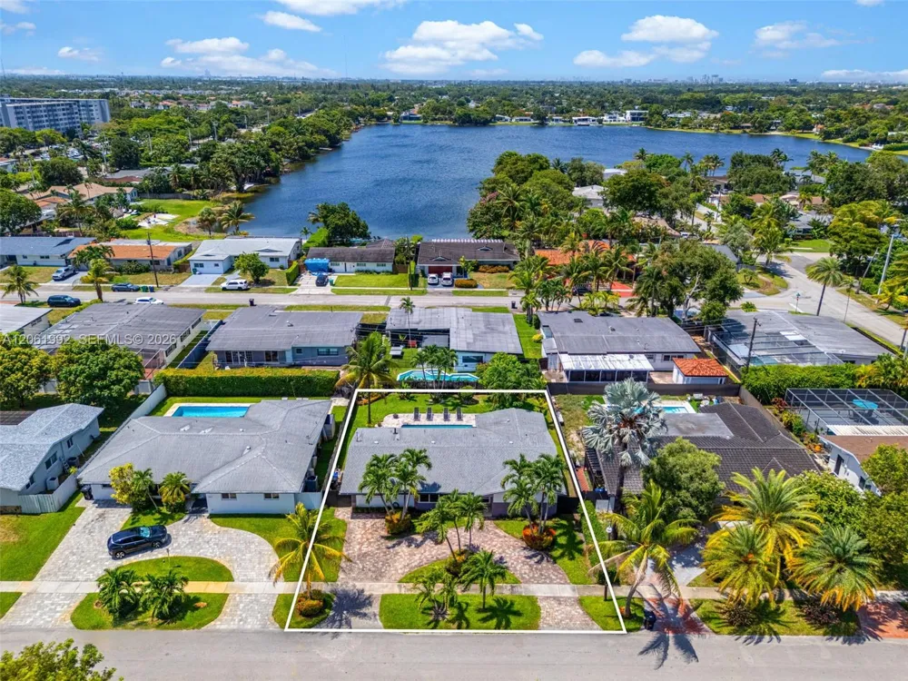 1871 NE 186th St North Miami Beach, FL 33179