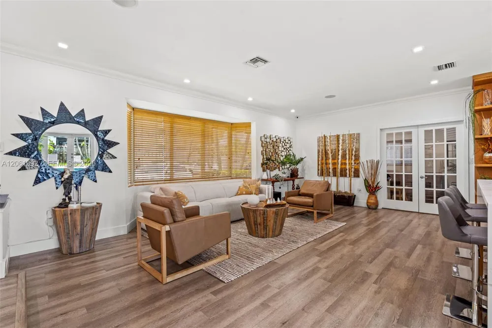 1871 NE 186th St North Miami Beach, FL 33179