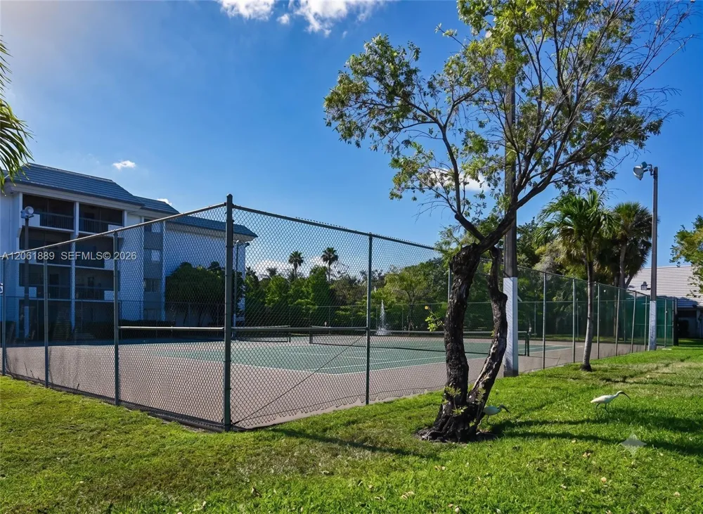 731 Pine Island Rd #102 Plantation, FL 33324