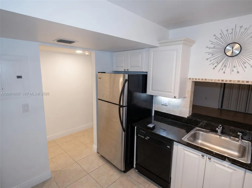 731 Pine Island Rd #102 Plantation, FL 33324