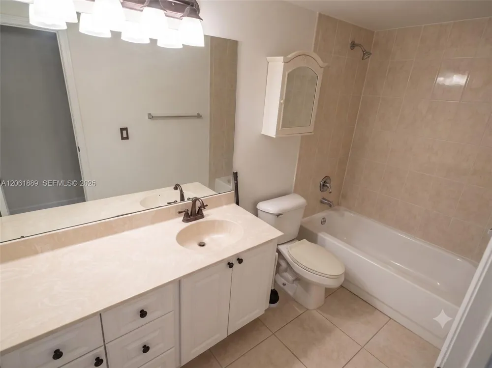 731 Pine Island Rd #102 Plantation, FL 33324
