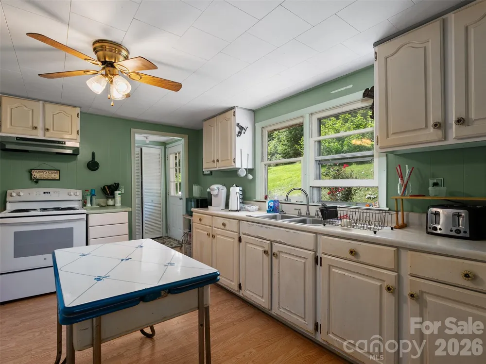 46 Trevor Court Clyde, NC 28721