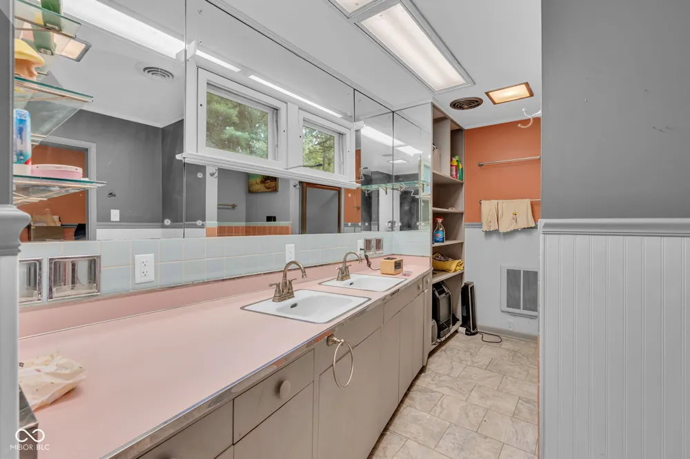 4224 Helmsburg Road Nashville, IN 47448