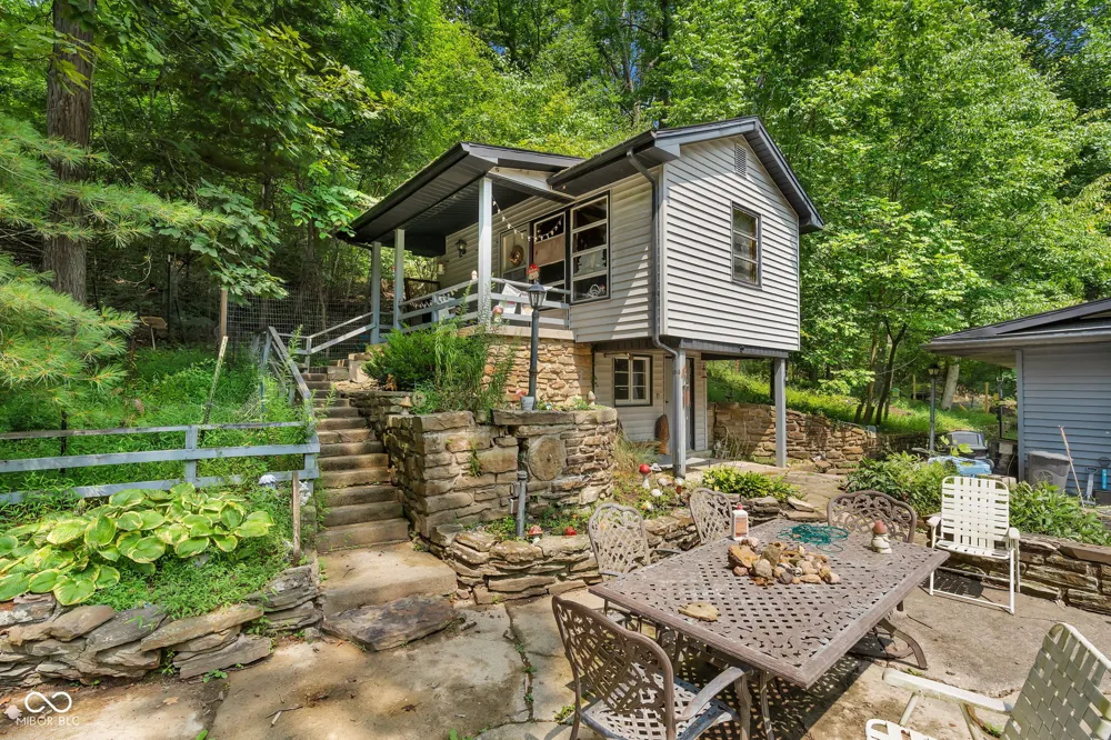 4224 Helmsburg Road Nashville, IN 47448