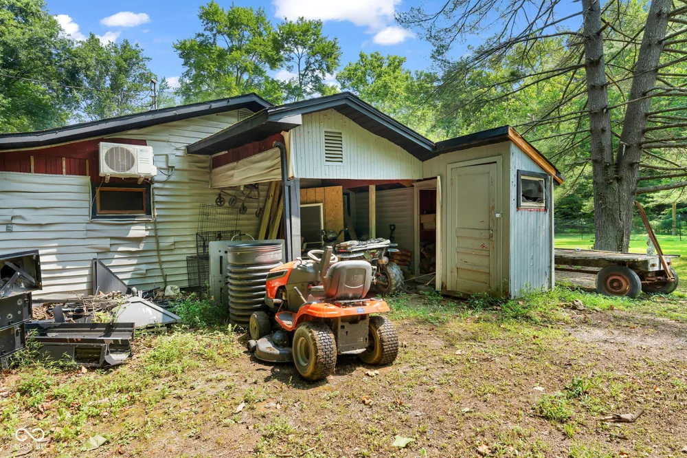 4224 Helmsburg Road Nashville, IN 47448