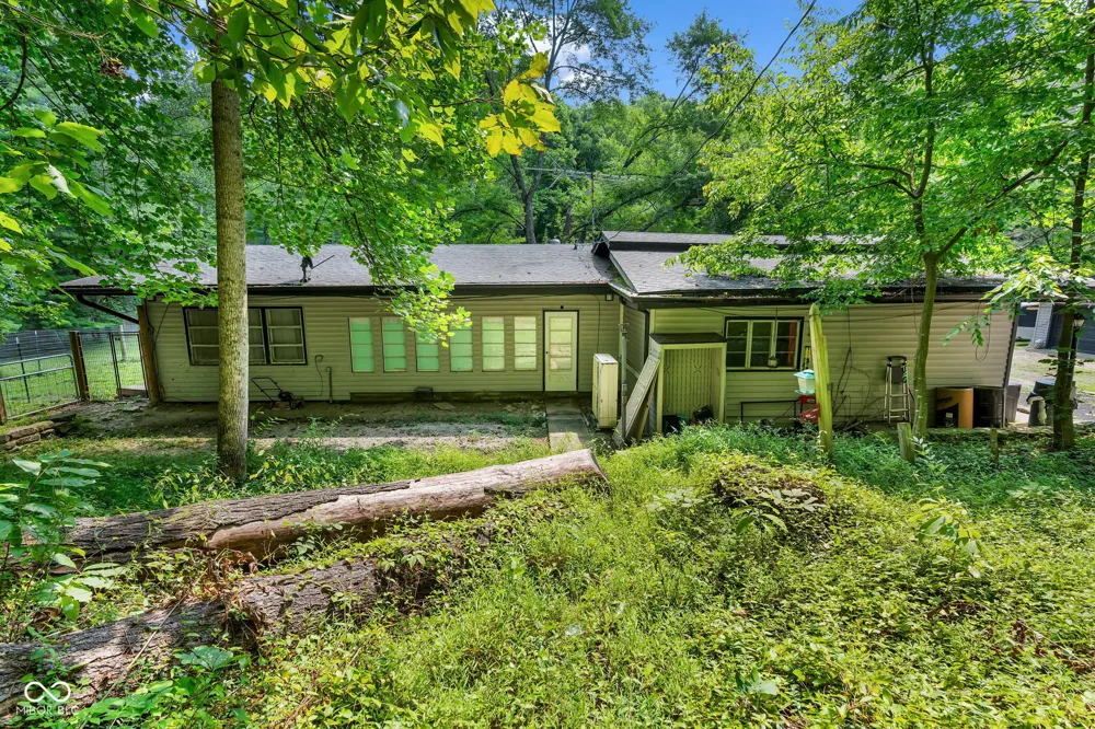 4224 Helmsburg Road Nashville, IN 47448