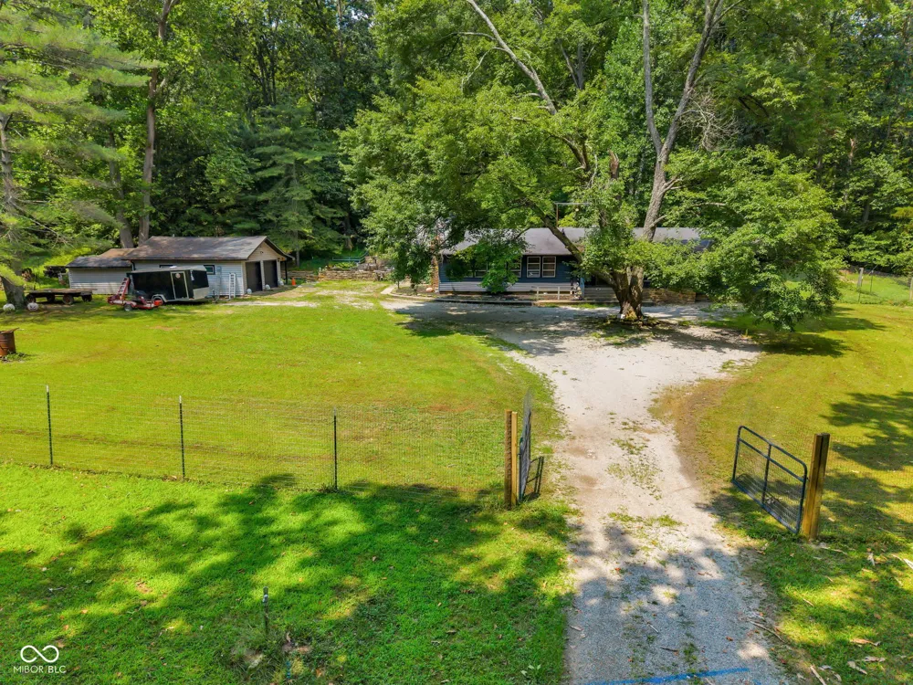 4224 Helmsburg Road Nashville, IN 47448