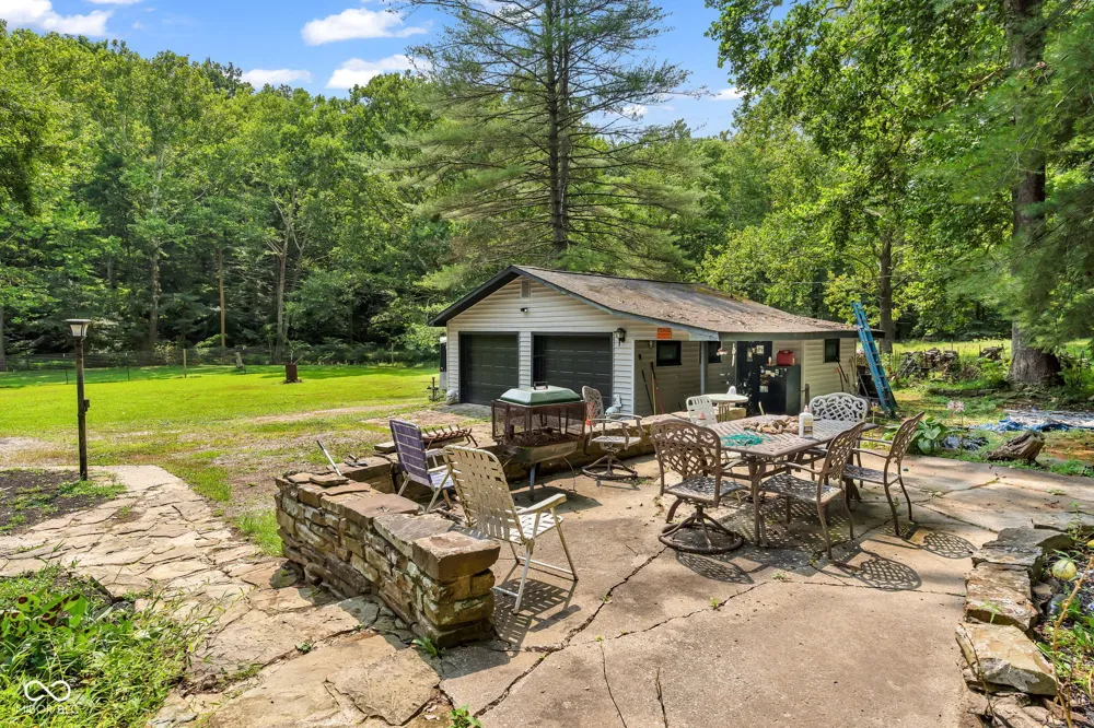 4224 Helmsburg Road Nashville, IN 47448