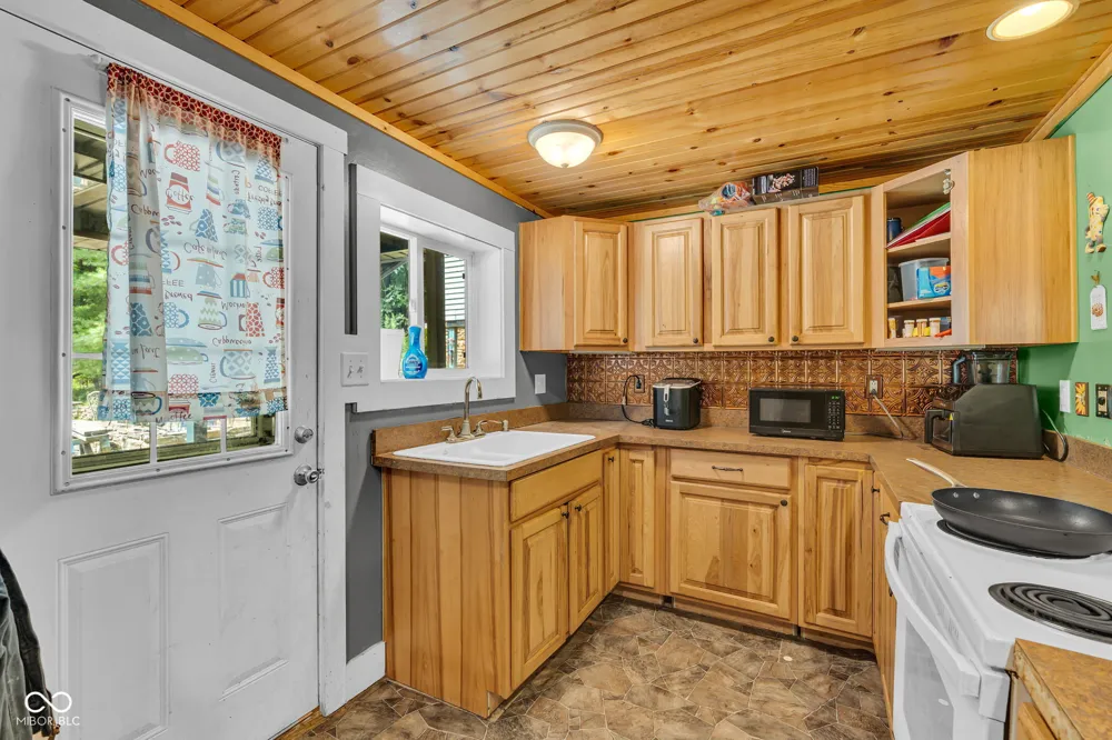 4224 Helmsburg Road Nashville, IN 47448