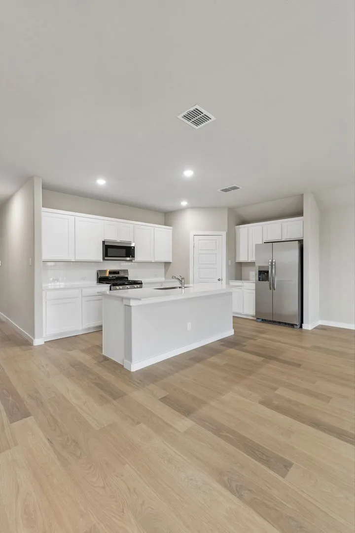 6648 Valley Lake Lane Crowley, TX 76123