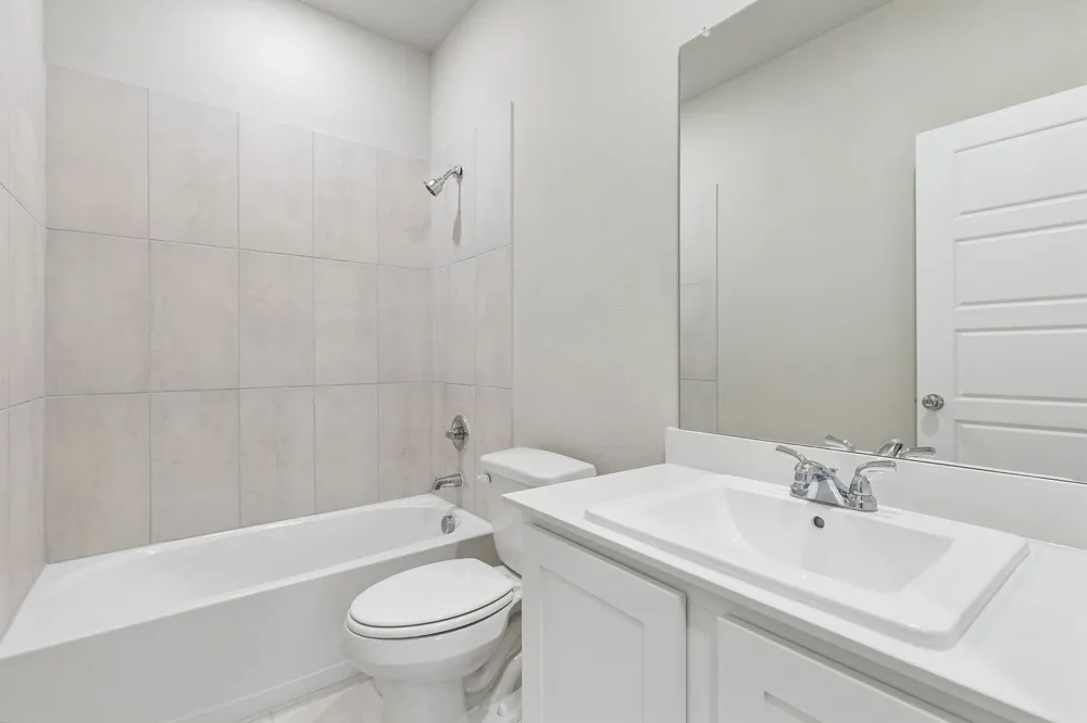 6648 Valley Lake Lane Crowley, TX 76123