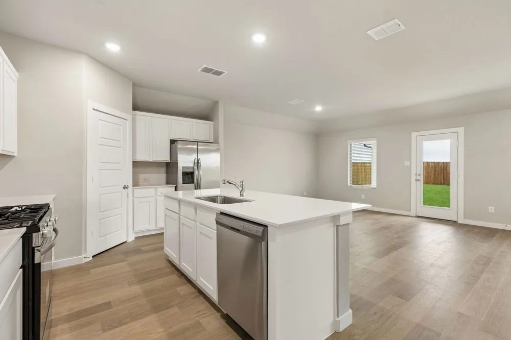 6648 Valley Lake Lane Crowley, TX 76123
