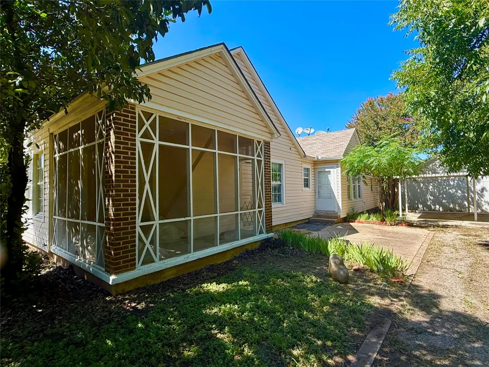 2700 Elizabeth Drive Brownwood, TX 76801