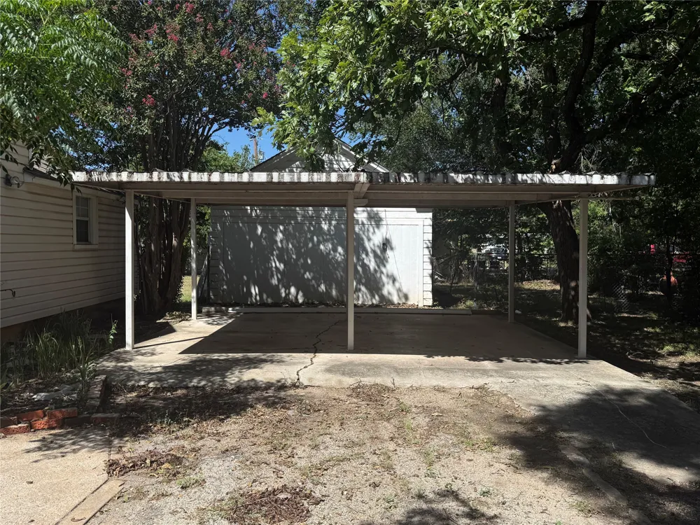 2700 Elizabeth Drive Brownwood, TX 76801