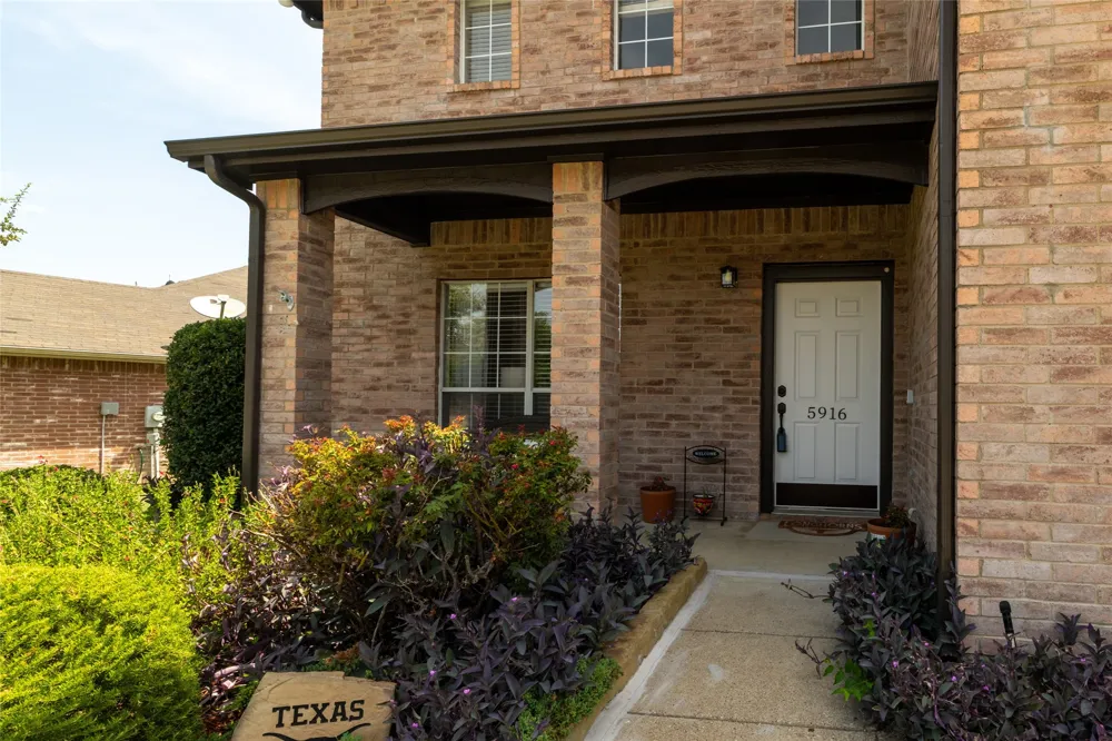 5916 Wisdom Creek Drive Dallas, TX 75249
