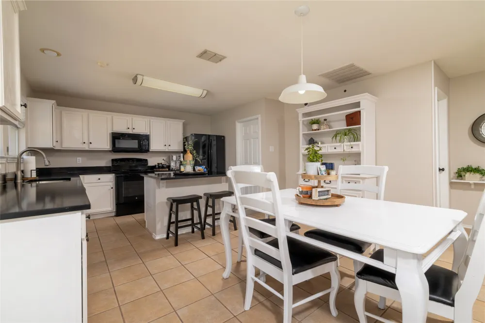 5916 Wisdom Creek Drive Dallas, TX 75249