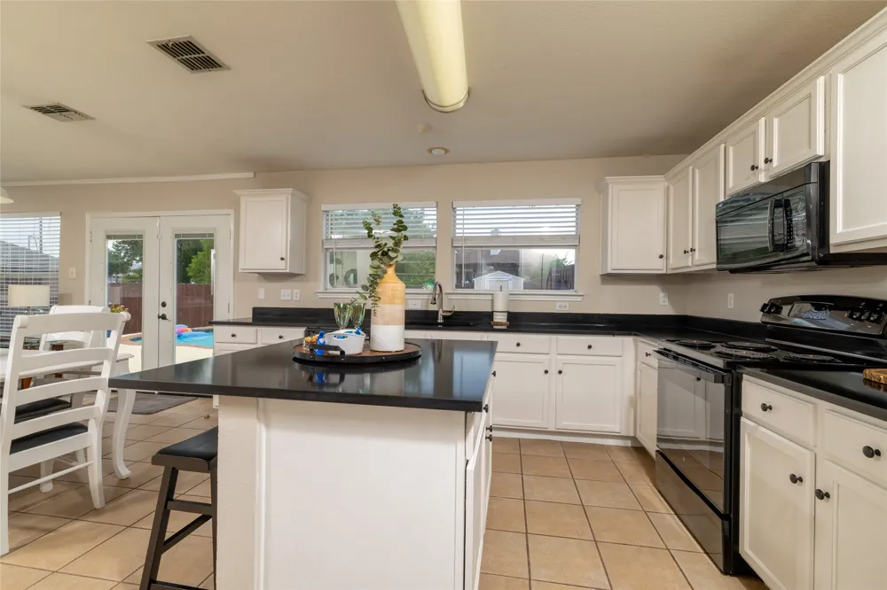 5916 Wisdom Creek Drive Dallas, TX 75249