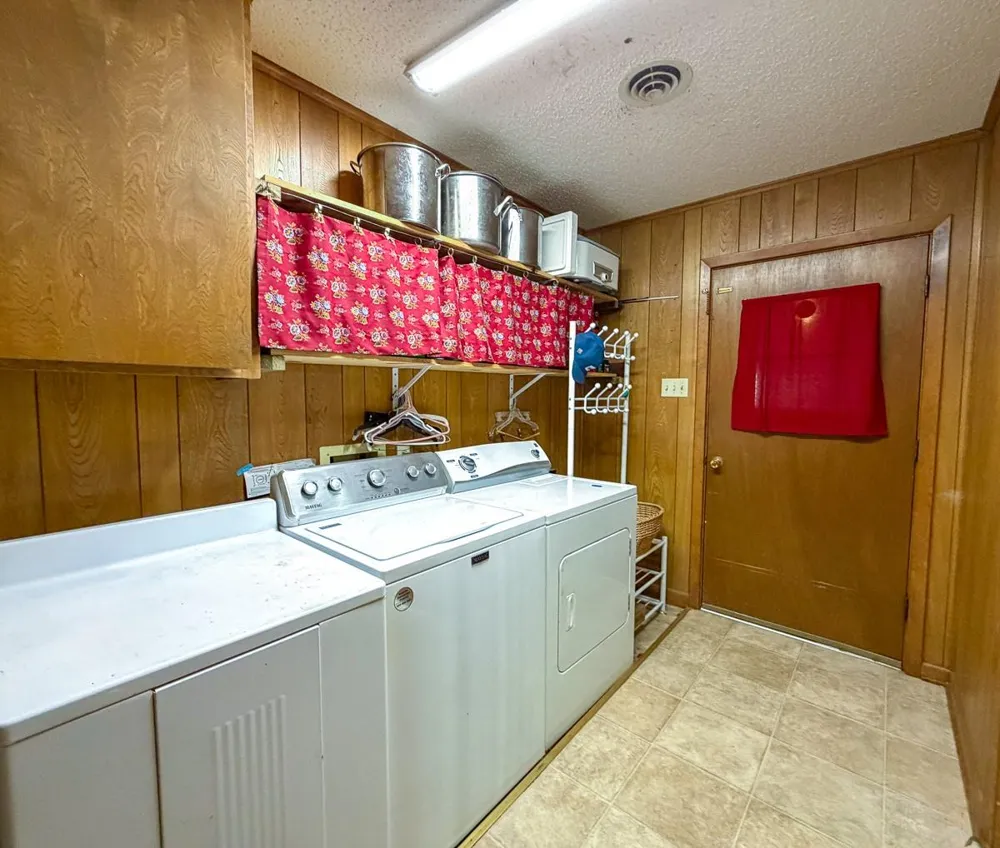 301 Paul Poe Road Livingston, TX 77351