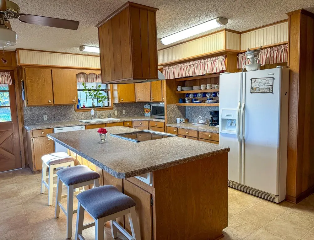 301 Paul Poe Road Livingston, TX 77351