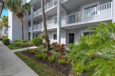 REGAL HURON CIRCLE #105