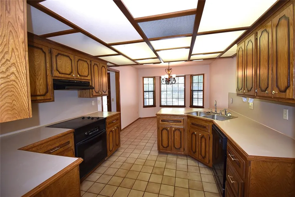 2449 Whispering Oak Drive Seminole, OK 74868