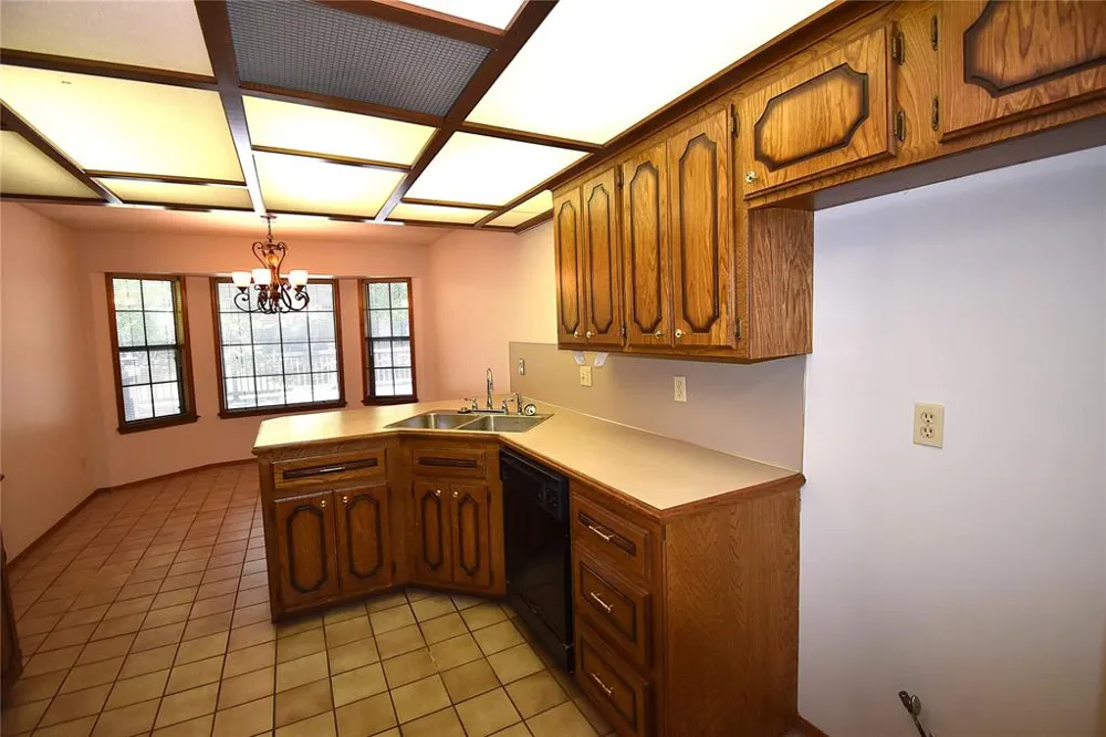 2449 Whispering Oak Drive Seminole, OK 74868