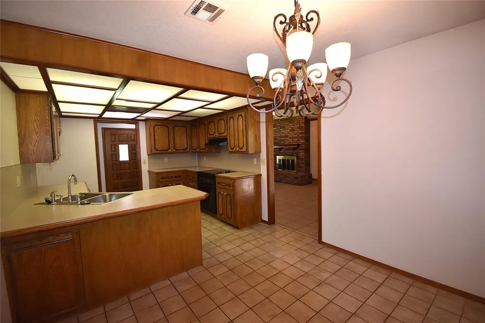 2449 Whispering Oak Drive Seminole, OK 74868