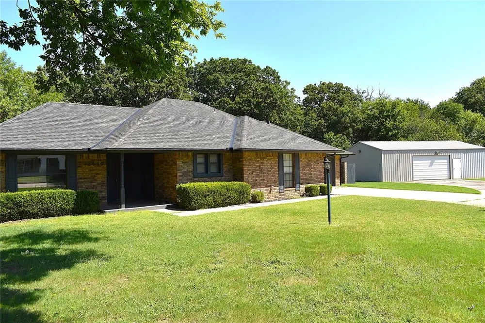 2449 Whispering Oak Drive Seminole, OK 74868