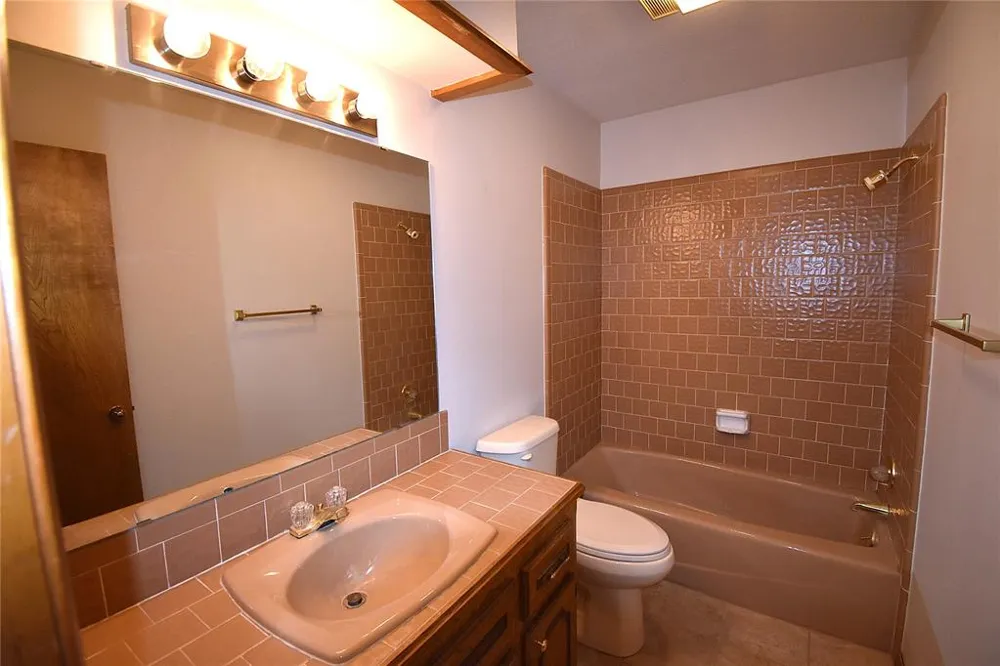 2449 Whispering Oak Drive Seminole, OK 74868