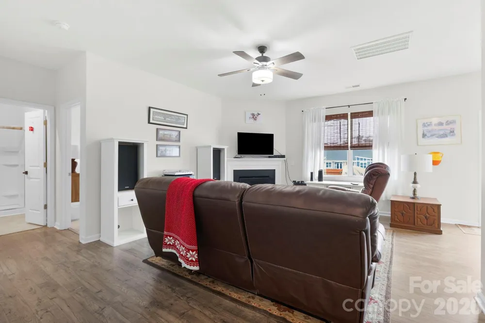232 Marathon Lane Candler, NC 28715