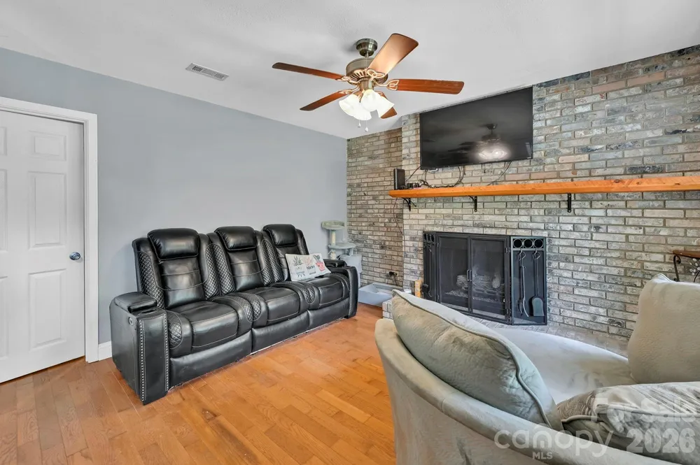 232 Marathon Lane Candler, NC 28715