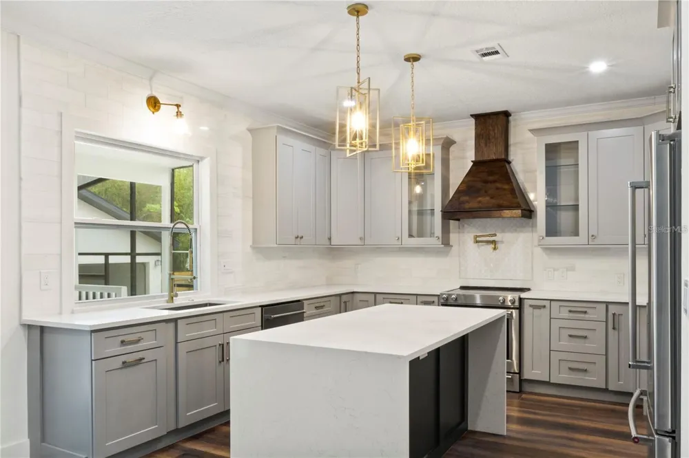 1368 HIBISCUS AVENUE Winter Park, FL 32789