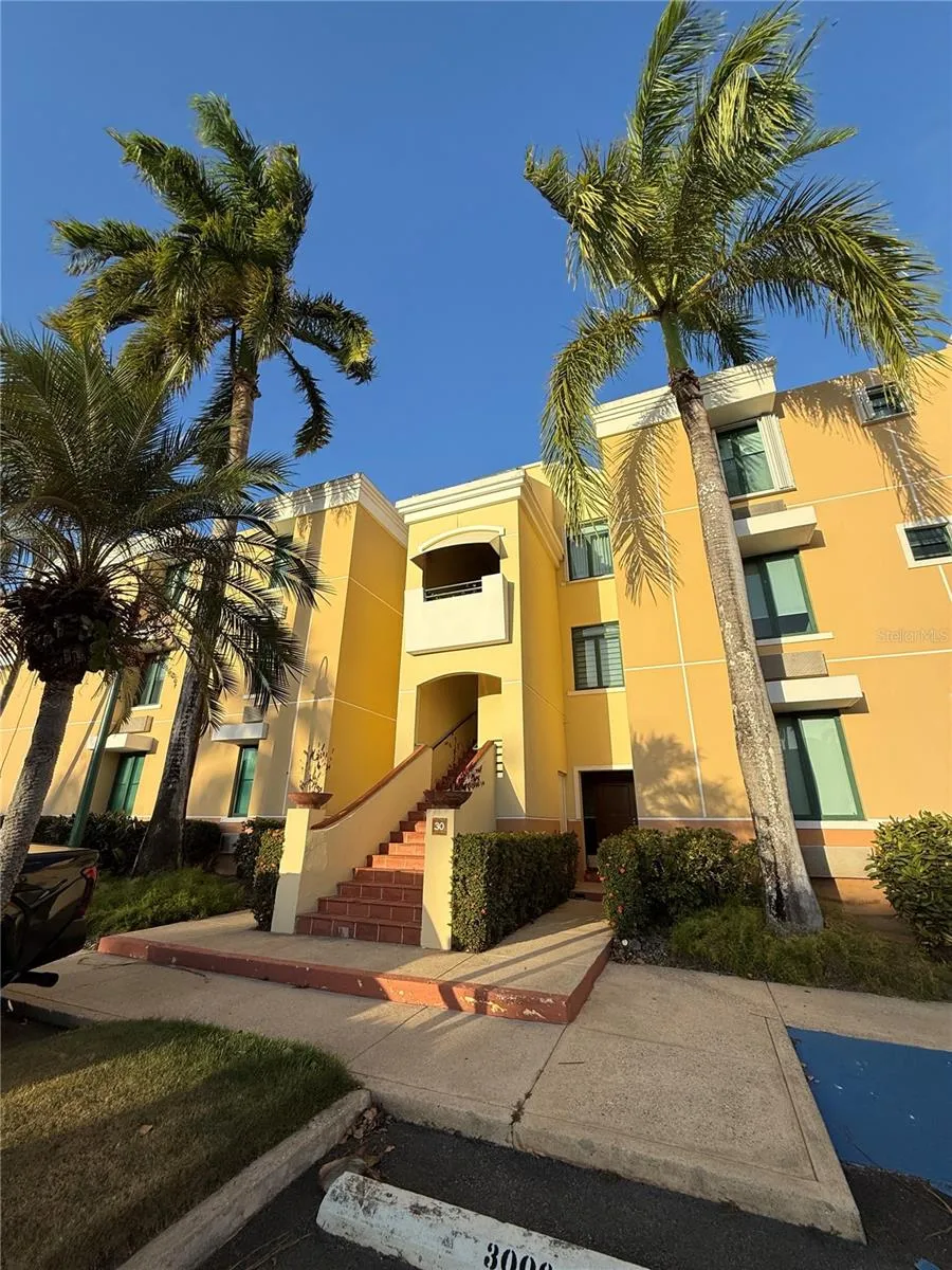 Edificio 8 EL DORADO CLUB #30-03 Vega Alta, PR 00692