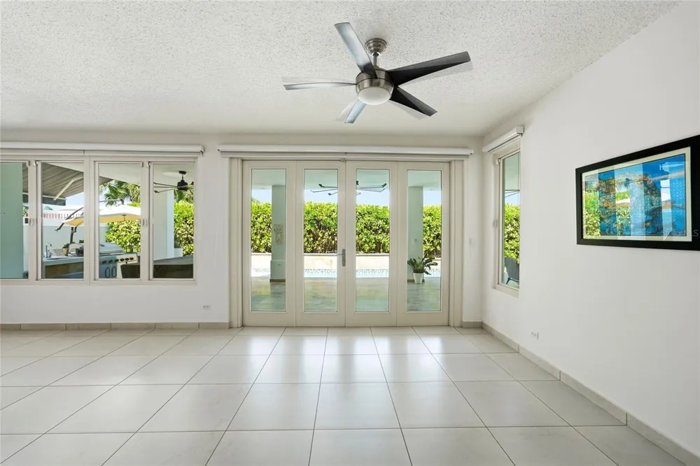 Bloque LN SOLAR 27 Caguas, PR 00727