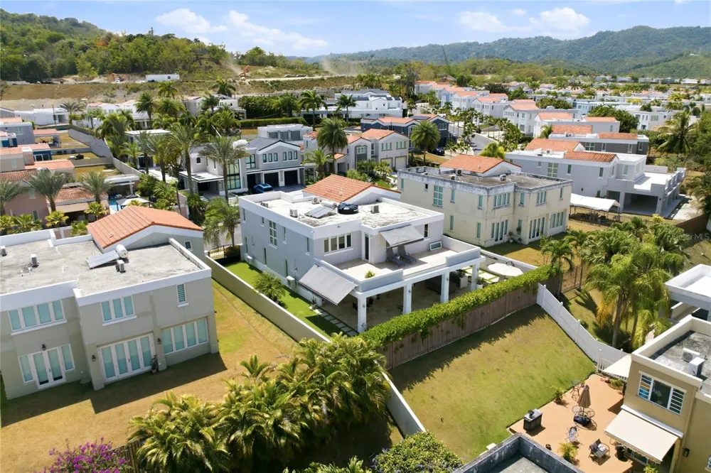 Bloque LN SOLAR 27 Caguas, PR 00727