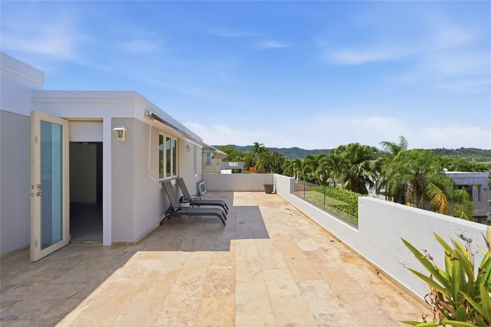 Bloque LN SOLAR 27 Caguas, PR 00727