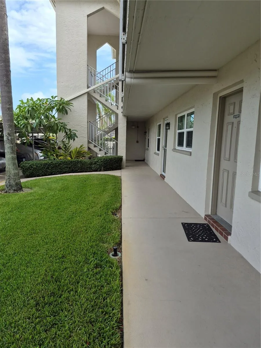 970 VIRGINIA STREET #103 Dunedin, FL 34698