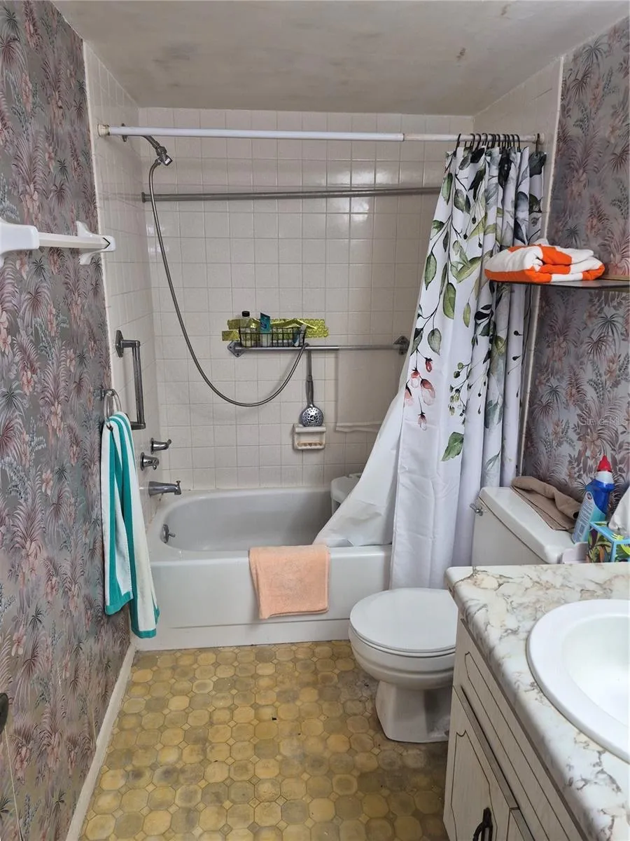 970 VIRGINIA STREET #103 Dunedin, FL 34698