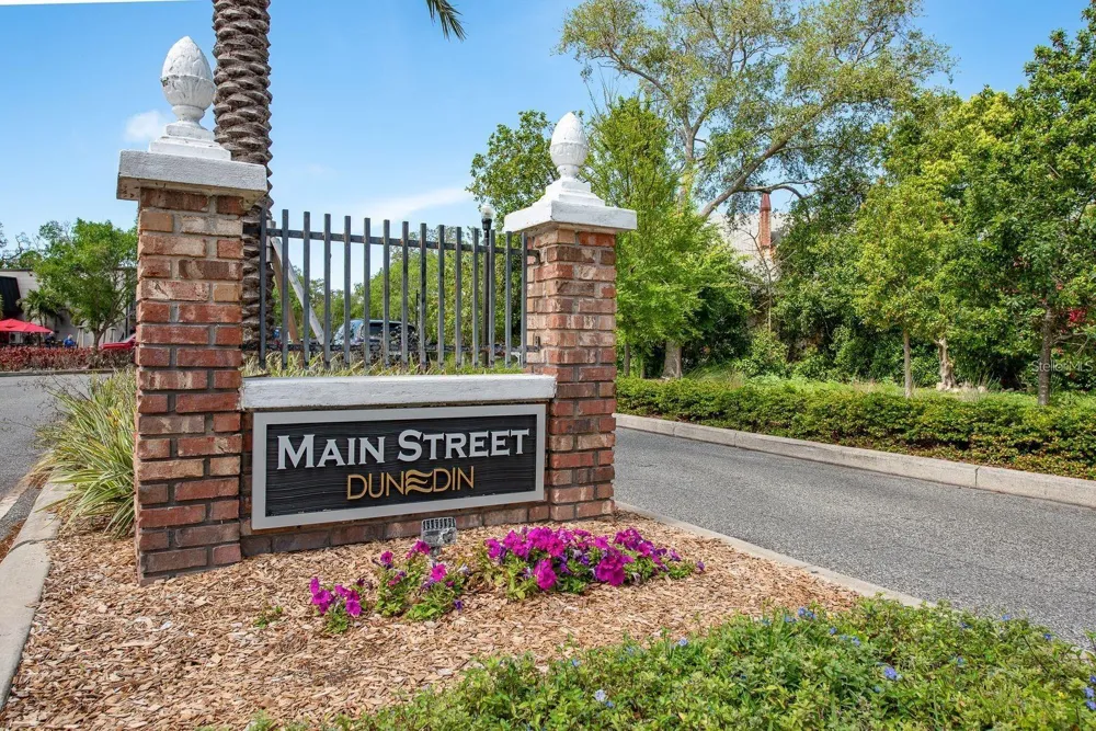 970 VIRGINIA STREET #103 Dunedin, FL 34698