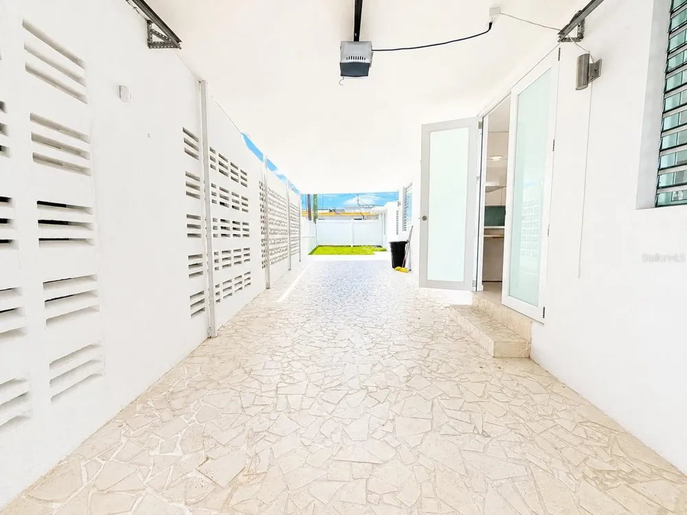 563 SUNLIGHT SUMMIT HILLS San Juan, PR 00926