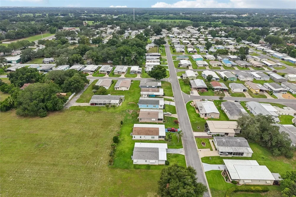 2341 W COACH N FOUR DRIVE Leesburg, FL 34748