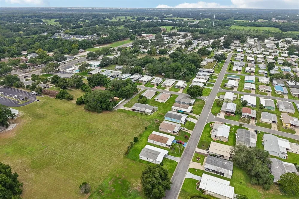 2341 W COACH N FOUR DRIVE Leesburg, FL 34748