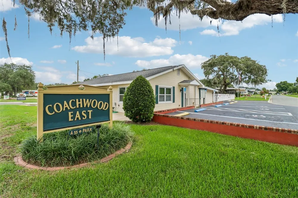 2341 W COACH N FOUR DRIVE Leesburg, FL 34748