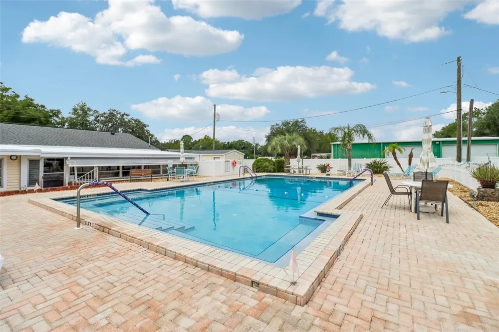 2341 W COACH N FOUR DRIVE Leesburg, FL 34748