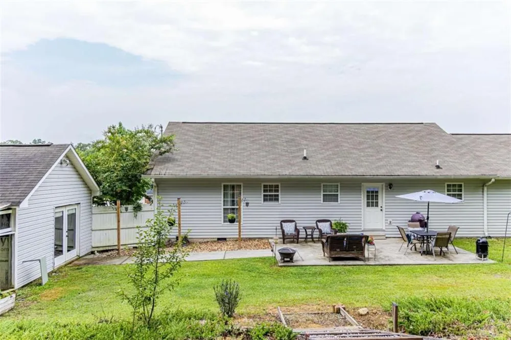 608 Ward Mountain Road Kingston, GA 30145